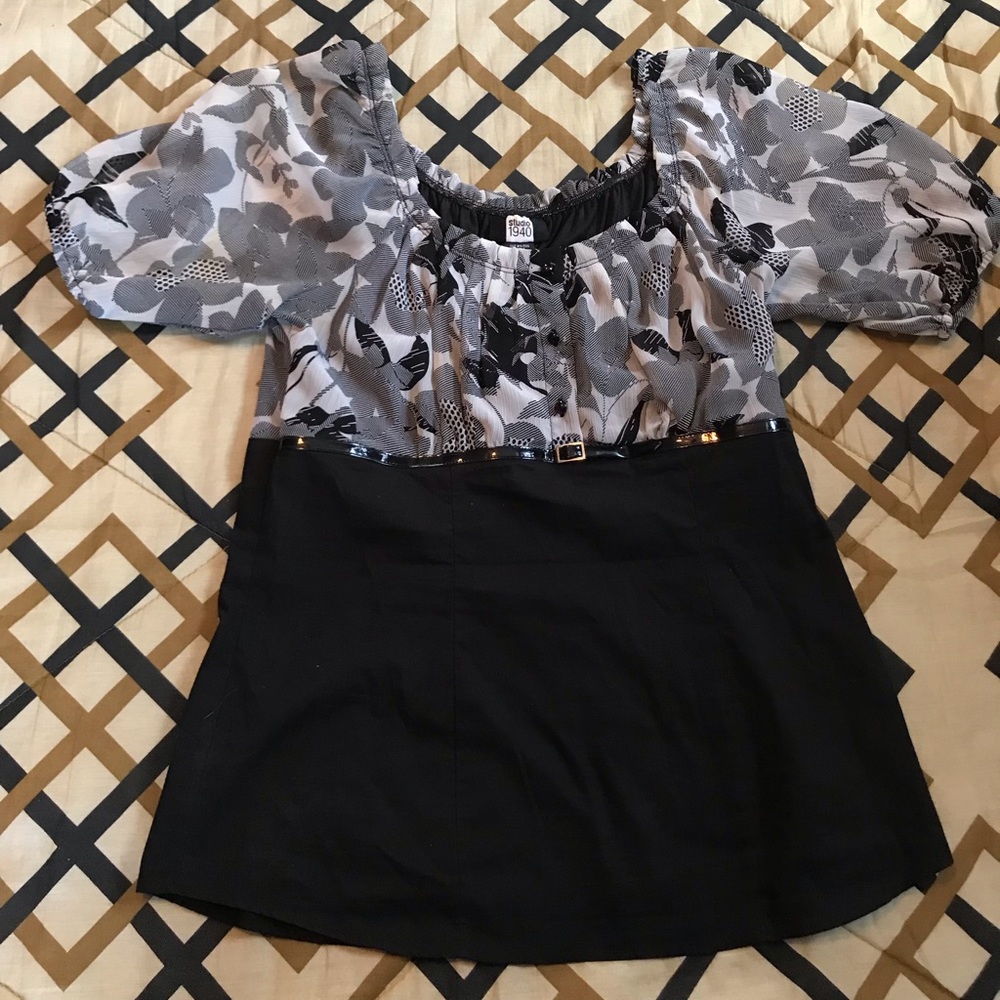 Cute little black and white top.